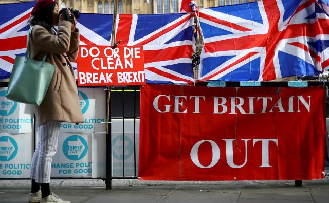 Za Združeno kraljestvo do konca leta še veljajo vsa pravila EU. Foto: Reuters