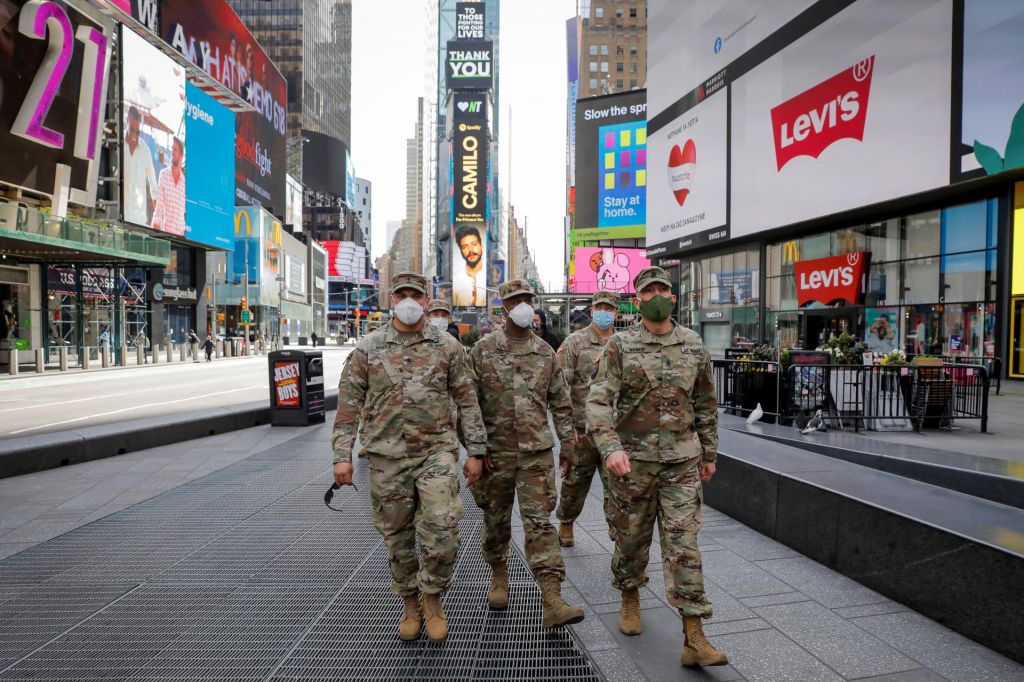 FOTO: V New Yorku ponovno manj smrtnih žrtev covida-19