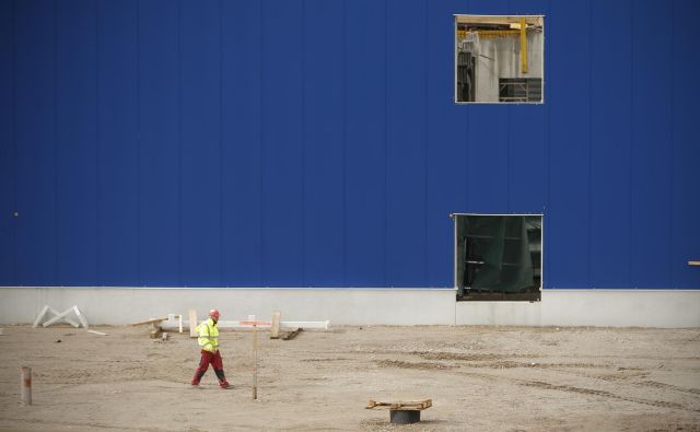 Na gradbišču v ljubljanskem BTC je vsak dan okoli 180 delavcev novomeškega gradbenega podjetja CGP. Foto Jure Eržen