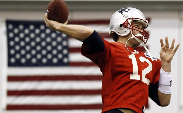 Ker je Tom Brady pravi ameriški domoljub, bo od zdaj naprej ubogal ukaze oblasti. FOTO: Reuters