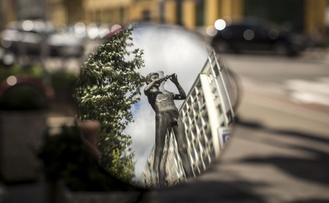 Opizicijska nasprotuje temu, da vsakokratna politika razreši nadzornike, saj to znižuje neodvisnost javne televizije. FOTO: Voranc Vogel