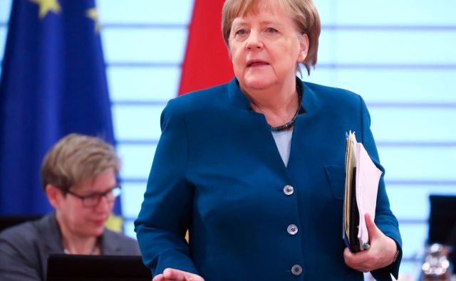 Kanclerka Angela Merkel je posvarila pred »orgijo razprav o rahljanju ukrepov«. Foto: AFP