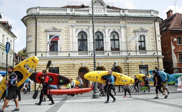 V nevladni organizaciji Leeway collective, ki jo vodi veslač Rok Rozman, so pred dnevi začeli novo kampanjo proti velikim hidroelektrarnam Rek ne damo. FOTO: Uroš Hočevar