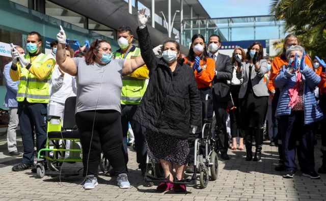 V Madridu je vrata zaprla začasna bolnišnica za zdravljenje bolnikov s covid-19. FOTO: Sergio Perez/Reuters