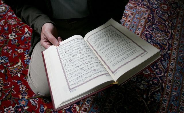 Poroke v verskih objektih Islamske skupnosti bodo možne z omejenim številom svatov. FOTO: Žibert Damjan/AFP