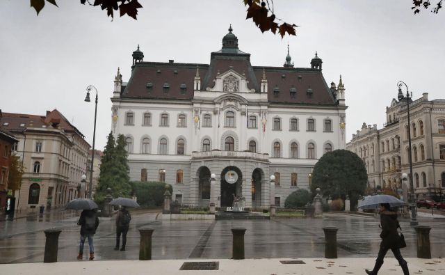 Dekan UL FGG Matjaž Mikoš: »Kot dekan UL FGG lahko zagotovim, da politika pri delovanju Fakultete za gradbeništvo in geodezijo Univerze v Ljubljani nima vloge!« Foto Leon Vidic