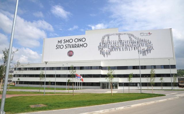 Pretrgane mednarodne dobaviteljske verige so največja težava pri okrevanju. Foto Janez Kovačič