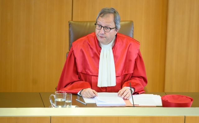 Andreas Voßkuhle, predsednik ustavnega sodišča, je ECB pozval, naj v treh mesecih dokaže, da je bil program odkupa obveznic učinkovit.<br />
Foto AFP