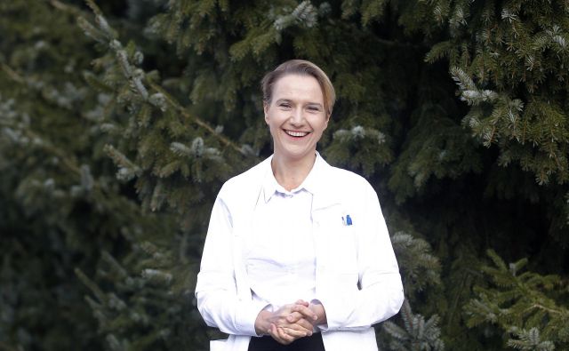 »Gre za odločitve, ki se sprejemajo v dogovoru z drugimi državami članicami in katerakoli država sama bi težko pogojevala kaj takega,« o slovenskem pogojevanju uporabe aplikacije s prehajanjem meje pravi Tina Bregant. FOTO: Mavric Pivk