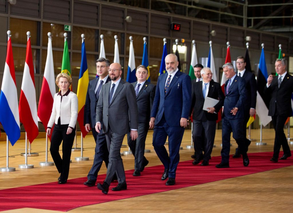 Balkanski vrh brez omembe širitve