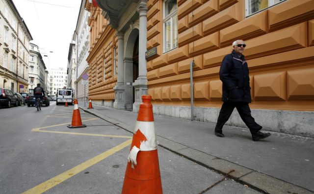 Na poziv za zbiranje predlogov možnih kandidatov za prosto mesto sodnika na ustavnem sodišču so v uradu predsednika republike prejeli kandidature <strong>Andraža Terška, Branka Koržeta, Anžeta Erbežnika, Roka Svetliča, Marka Starmana, Janeza Pogorelca </strong>in<strong> Barbare Zobec.</strong> FOTO: Uroš<strong> </strong>Hočevar