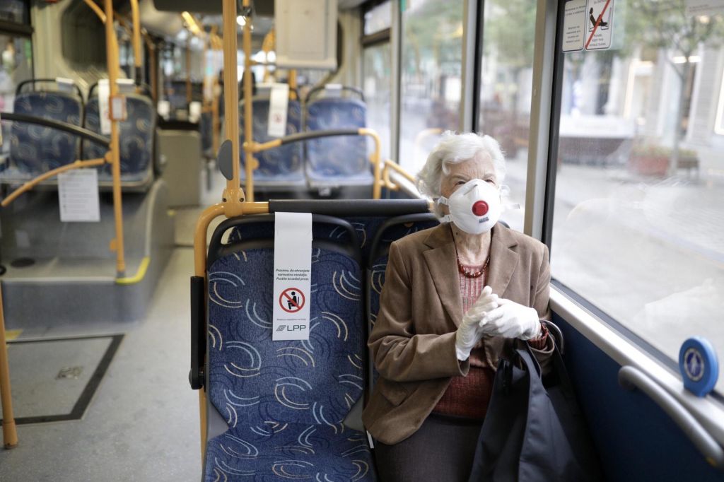 FOTO:Mestni avtobusni utrip skozi objektiv Delovih fotografov