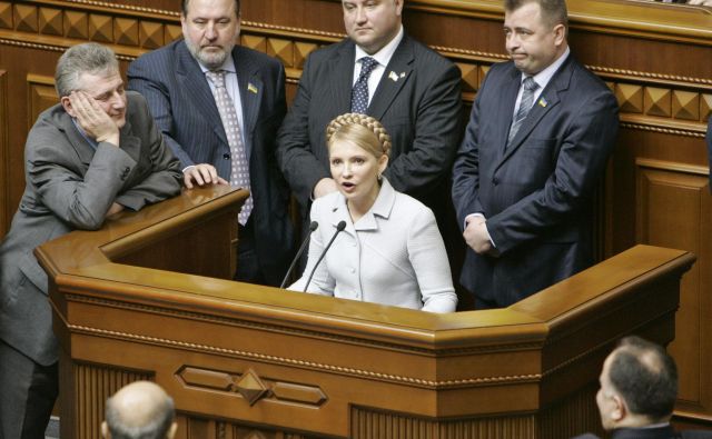 Nekdanja sovoditeljica prevrata, ki so ga leta 2004 poimenovali oranžna revolucija, je bila pred devetimi leti zaradi zlorabe položaja obsojena na sedem let zapora. Foto: Reuters