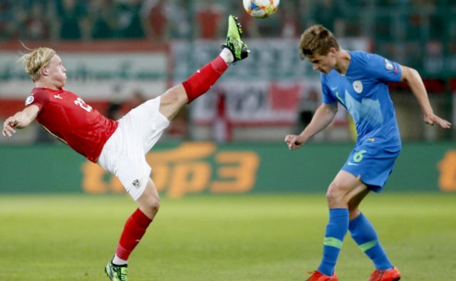 Pri največjem klubu med Slovenci v Rusiji, in sicer CSKA iz Moskve, igra reprezentant Jaka Bijol (desno). FOTO: Roman Šipić/Delo