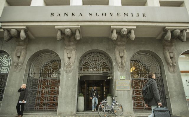 Banka Slovenije je stroga pravila za pridobitev posojil prilagodila krizni realnosti. FOTO: Leon Vidic/Delo