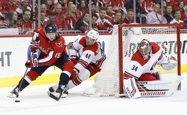 Vodstvo NHL načrtuje skrašanje rednega dela in nadaljevanje s končnico 24 moštev. FOTO: USA TODAY Sports.