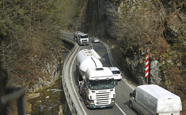 V tovornem prometu stoji kar sedem desetin zmogljivosti. FOTO:  Leon Vidic/Delo