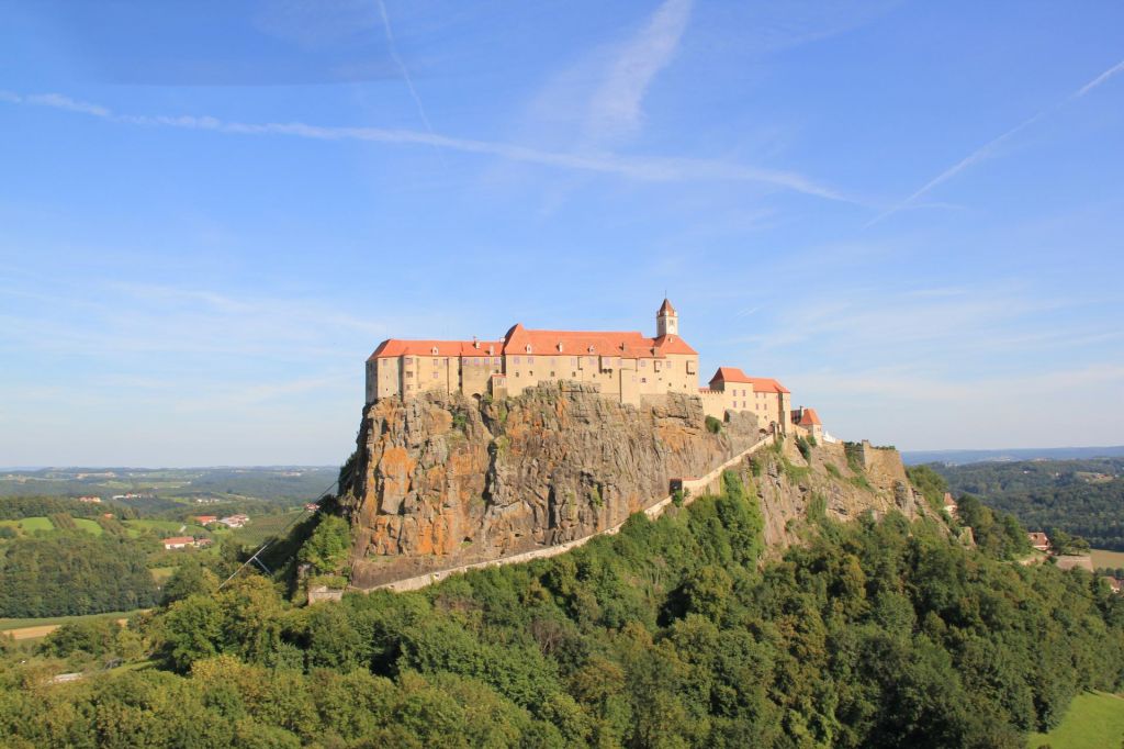 FOTO:V vsaki dolini dvorec, na vsakem griču grad