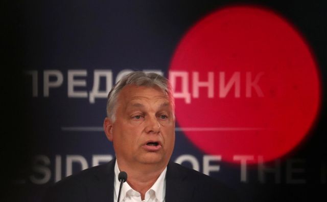 V Budimpešti napovedujejo, da bodo kmalu odpravili zakon, ki je dal popolno oblast v roke madžarskemu premieru Viktorju Orbánu. Foto: Reuters