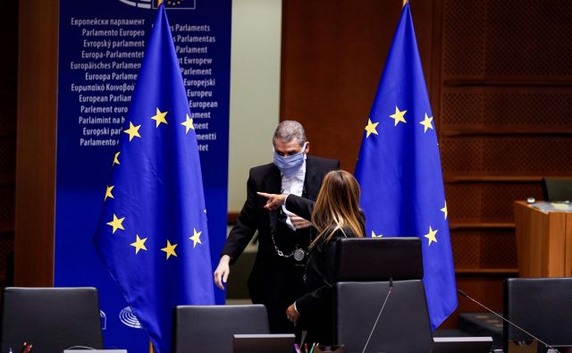 ​Evropski parlament, ki je zahteval veliko več denarja, kot so ga države članice pripravljene nameniti, tradicionalno najprej demonstrativno zavrne sklenjeni kompromis. FOTO: Kenzo Tribouillard/AFP