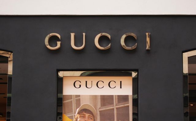 Gucci bo namesto petih kolekcij poslej predstavil le še dve »brezčasni« na leto. Foto Shutterstock