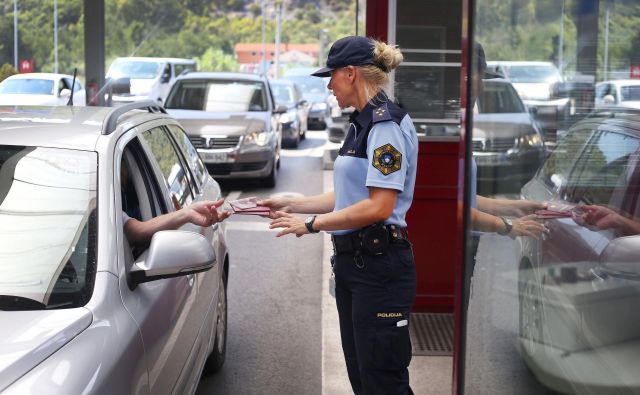 Hrvaška se odpira za turiste, hrvaški premier Plenković je napovedal, da bodo seznam držav, iz katerih bodo potniki lahko hodili na Hrvaško, kmalu razširili. FOTO: Leon Vidic/Delo 