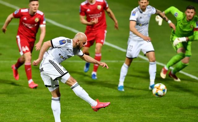 Legia je v torek v četrtfinalu poljskega pokala izločila drugoligaša Miedz iz Legnice. FOTO: sport onet