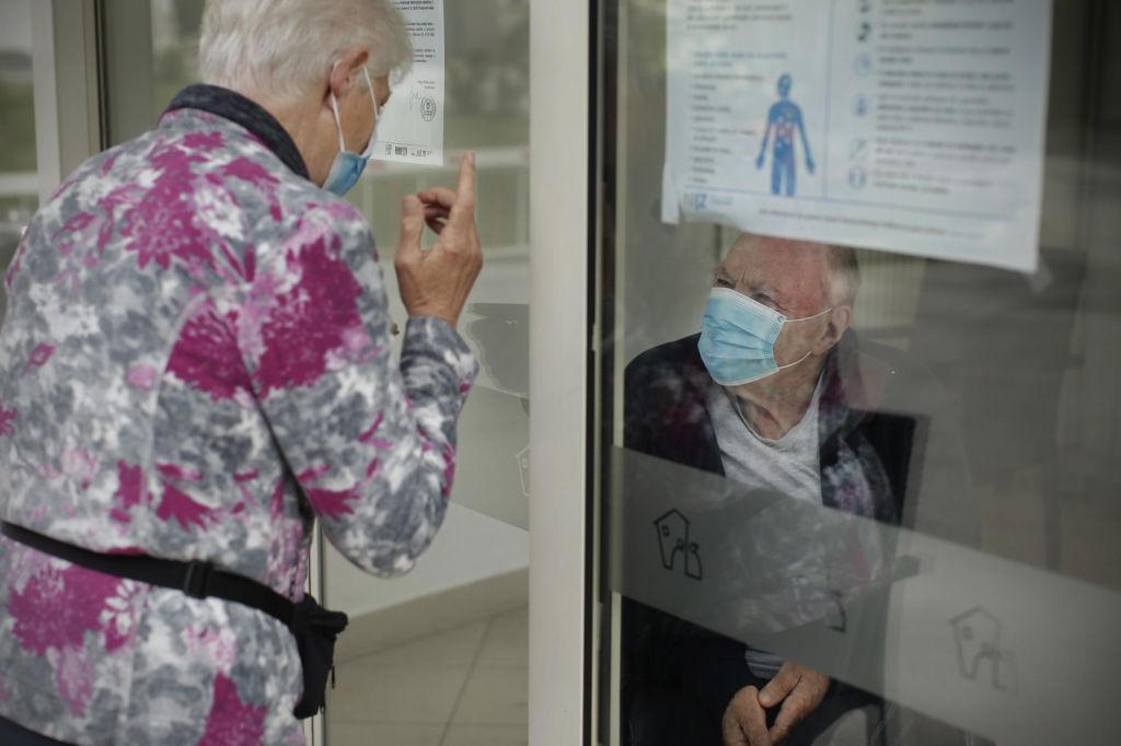 V skrbi za starostnike več kot le dodatne postelje