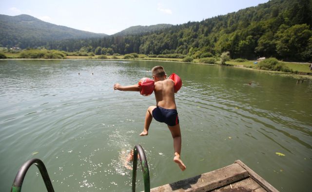 Če bodo turistični vavčerji dostopni vsem hkrati ali se bo pojavil kak zamik, še ni znano, je povedal vladni govorec Jelko Kacin. FOTO: Leon Vidic/Delo