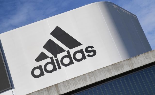 Vrhunski šport v Nemčiji ne predstavljajo le panoge, marveč tudi industrija, ki jo zastopa eden od največjih svetovnih prozivajalcev športne opreme Adidas. V letu 2018 je ustvaril 22 milijard evrov prihodkov. FOTO: Reuters