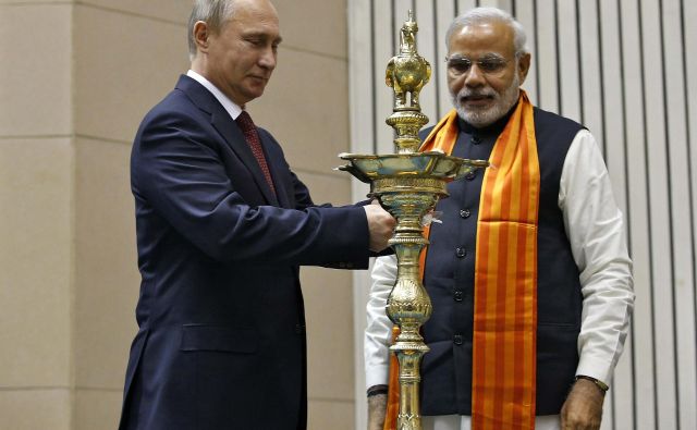 Če bi obveljala pobuda ameriškega predsednika Donalda Trumpa, bi bila na jesenski vrh G7 povabljena tudi ruski predsednik Vladimir Putin in indijski premier Narendra Modi. FOTO: Reuters