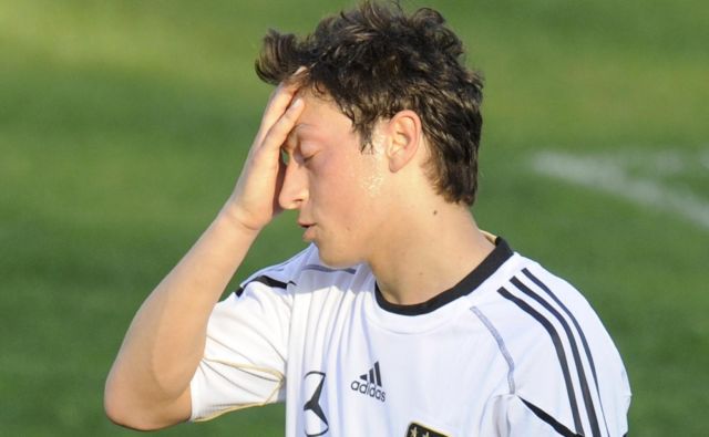 Mesut Özil je izgubil že drugega velikega osebnega pokrovitelja. FOTO: AFP