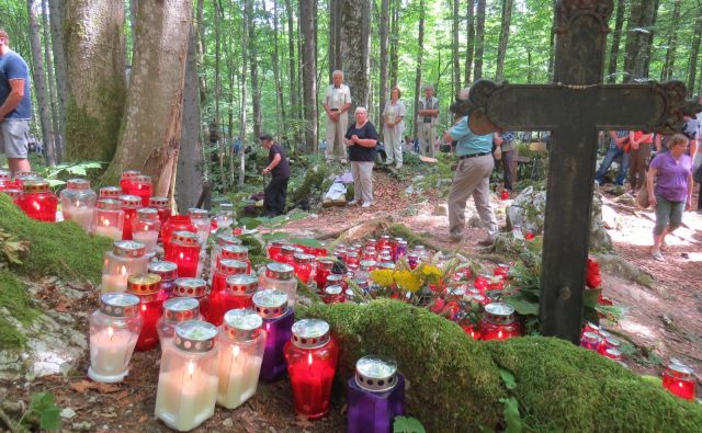 Spominske slovesnosti v Kočevskem Rogu potekajo že tradicionalno. FOTO: Rajšek Bojan