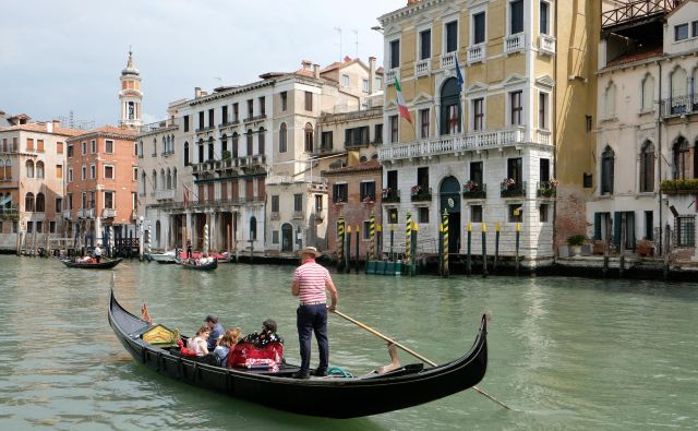 Benetke so že pred epidemijo naredile nekatere korake k zmanjševanju množičnega turizma. FOTO: Manuel Silvestri/ Reuters