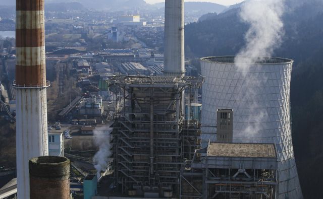 Kitajska je letos marca potrdila več projektov termoelektrarn kot lani. FOTO: Jože Suhadolnik/Delo