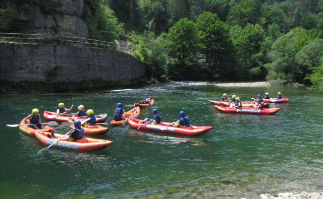 Obiskovalci se lahko z rafti, kanuji in kajaki popeljejo od Osilnice do Račkega Potoka, od Bosljive Loke do Kužlja in od Fare do Bilpe. FOTO: Promocijsko gradivo
