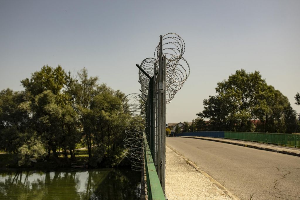 Predlagajo daljše zaporne kazni za tihotapce