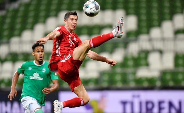 Veliko zaslug za novo končno zmagoslavje münchenskega Bayerna ima vsekakor poljski ostrostrelec Robert Lewandowski. FOTO: Reuters