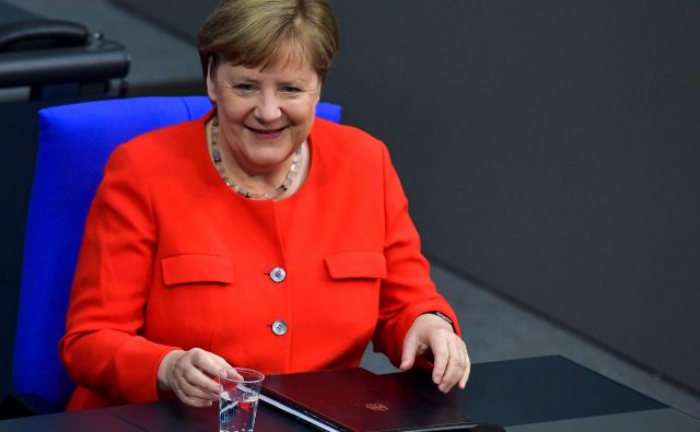 Nemška kanclerka Angela Merkel je pred današnjim vrhom ocenila, da bi bilo najbolje, če bi dosegli kompromis o proračunu EU in programu za okrevanje pred poletnimi počitnicami. FOTO: Tobias Schwarz/AFP