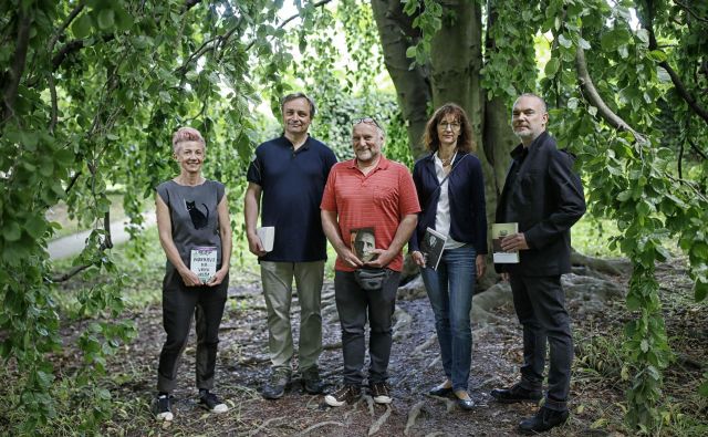 Kresnikovi finalisti: Suzana Tratnik, Branko Cestnik, Jiři Kočica, Veronika Simoniti in Sebastijan Pregelj  FOTO: Blaž Samec