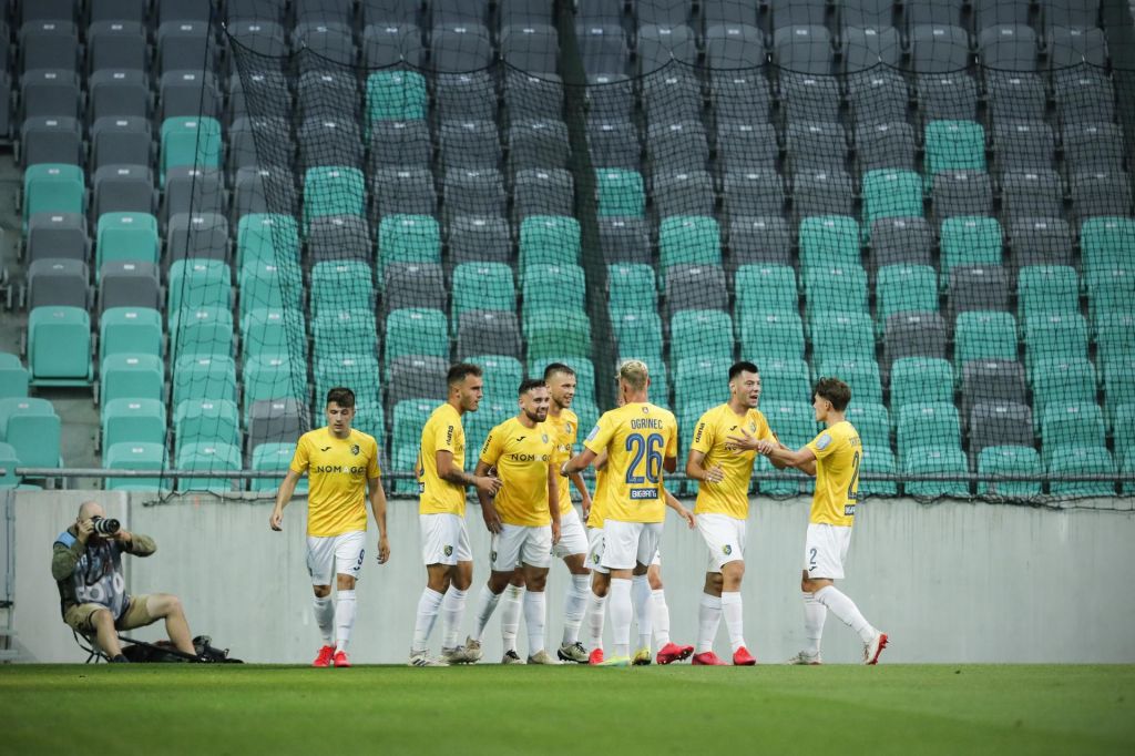 FOTO:Olimpija za prvaka s 36-letnim trenerjem