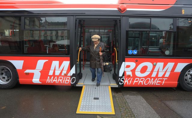 Zaradi neodplačnega prenosa avtobusov Marpromu ne bo več treba avtobusov amortizirati po 15-odstotni stopnji. FOTO: Tadej Regent/Delo