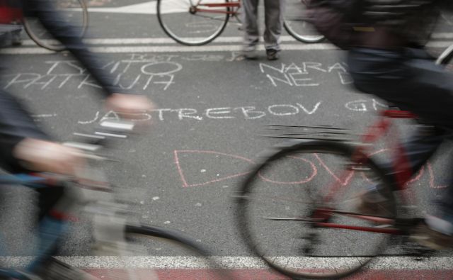 Na dlani je, da zdajšnji premier ne razume, kaj je demokracija in kako mora delovati demokratična država. FOTO: Uroš Hočevar/Delo