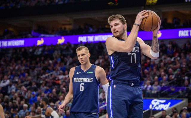 Teksaška Batman in Robin, Luka Dončić (desno) in Kristaps Porzingis. FOTO:Jerome Miron/USA Today Sports