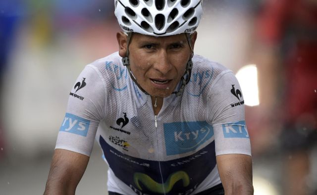 Nairo Quintana je po trčenju tožil nad bolečinami v kolenu in komolcu. FOTO: Lionel Bonaventure/AFP