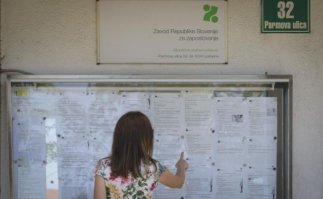 Interventni ukrepi in preklic epidemije sta razloga za zmanjšanje brezposelnosti v juniju. FOTO: Jože Suhadolnik/Delo