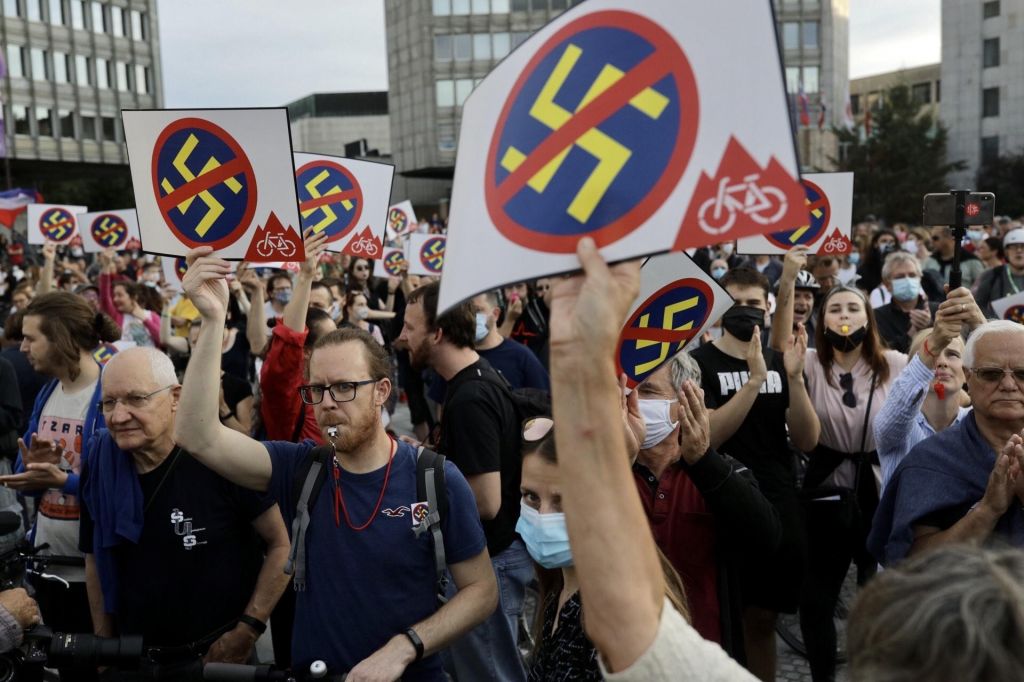 FOTO:Protestniki proti fašizmu, nacionalizmu in rasizmu so napolnili ulice