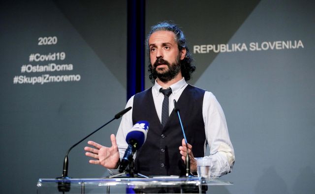 Predstojnik Centra za nalezljive bolezni na NIJZ Mario Fafangel. FOTO: Zaslonski posnetek novinarske konference