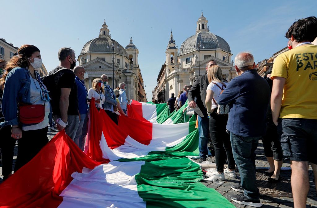 Italija si bo morala predvsem sama pomagati