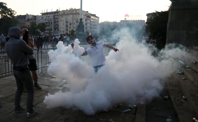 Protesti v Beogradu. FOTO: Marko Djurica/Reuters